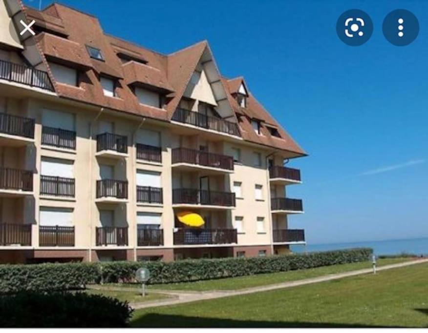 Sur La Plage / Enjoy The Beach Lägenhet Cabourg Exteriör bild