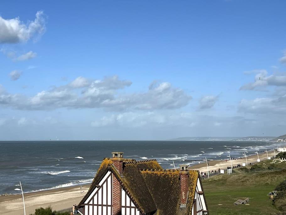 Sur La Plage / Enjoy The Beach Lägenhet Cabourg Exteriör bild